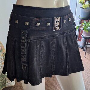 TRIPP/NYC BLACK PLEATED MINI SKIRT W/BELT & STRAPS, SIZE L